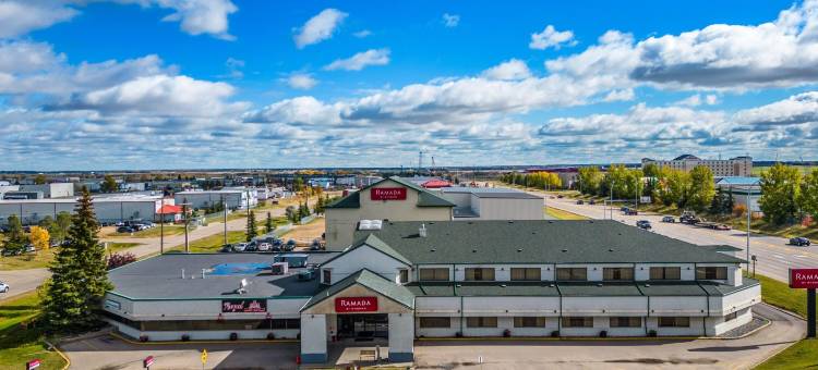 尼斯库艾德蒙顿机场温德姆华美达酒店(Ramada by Wyndham Nisku Edmonton Airport)图片
