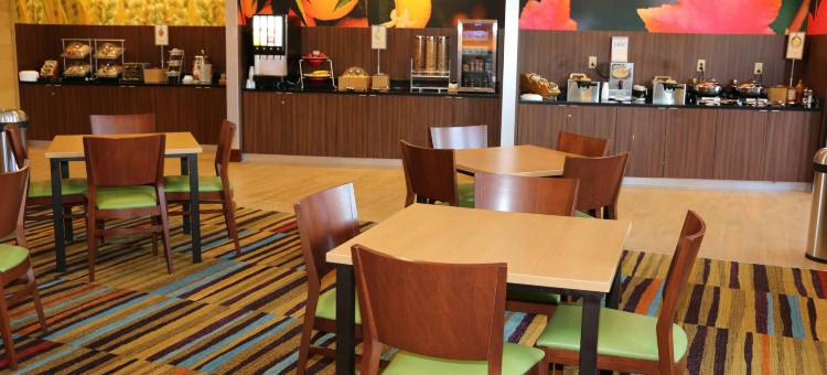 鲍灵格林万枫酒店及套房(Fairfield Inn & Suites Bowling Green)图片