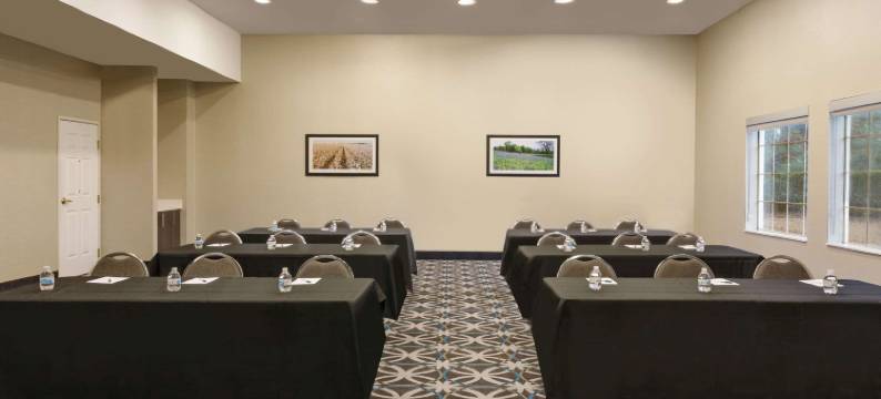 朗维尤南I-20拉昆塔温德姆套房酒店(La Quinta Inn & Suites by Wyndham I-20 Longview South)图片