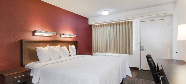 温德姆速8酒店(迪尔菲尔德/北布鲁克)(Super 8 by Wyndham Deerfield - Northbrook)图片