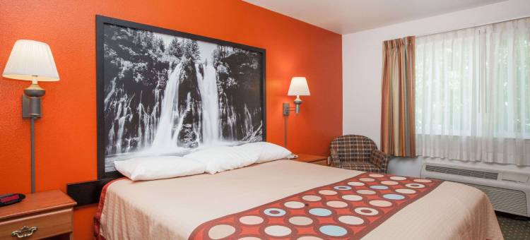 速8酒店-温德姆克洛弗代尔葡萄酒乡(Super 8 by Wyndham Cloverdale Wine Country)图片