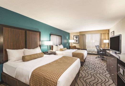 La Quinta Inn & Suites by Wyndham Boise Towne Square Hotel Overview