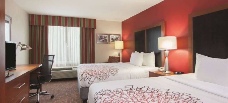 威廉斯堡历史区拉昆塔温德姆套房酒店(La Quinta Inn & Suites by Wyndham Williamsburg Historic Area)图片