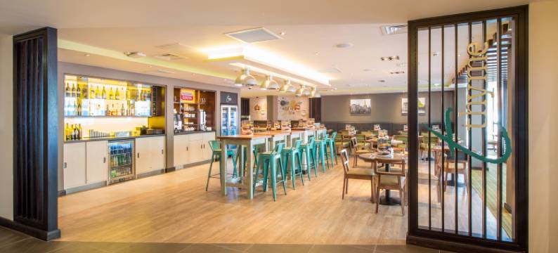 利奇菲尔德普莱米尔酒店市中心(Premier Inn Lichfield City Centre)图片