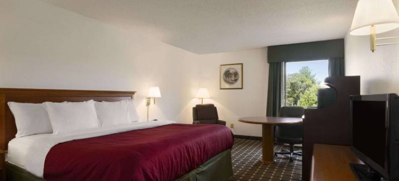 克罗斯维尔呗盟套房酒店(Baymont by Wyndham Crossville)图片