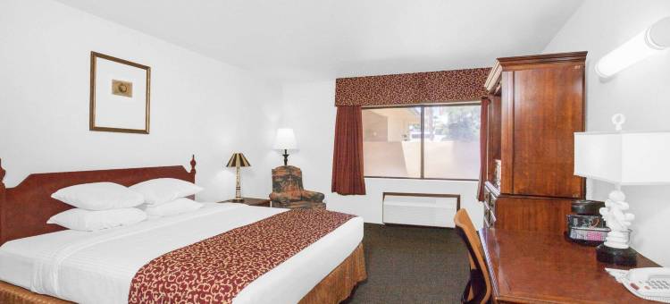 巴斯托华美达酒店(Ramada by Wyndham Barstow)图片