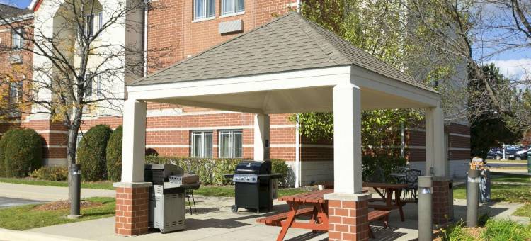 芝加哥绍姆堡美茵斯坦套房酒店(MainStay Suites Chicago Schaumburg)图片