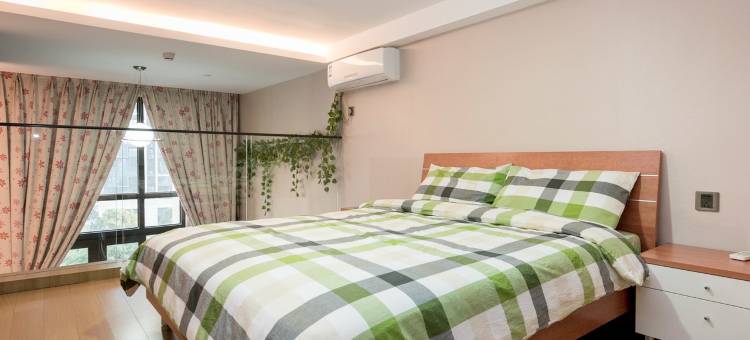 长隆地铁口保利大都汇三居复式公寓(汉兴一街1号分店)图片