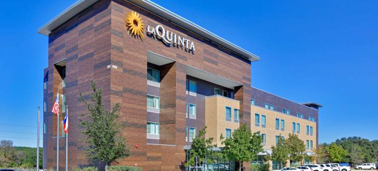 来柯维拉昆塔温德姆套房酒店(La Quinta Inn & Suites by Wyndham Lakeway)图片