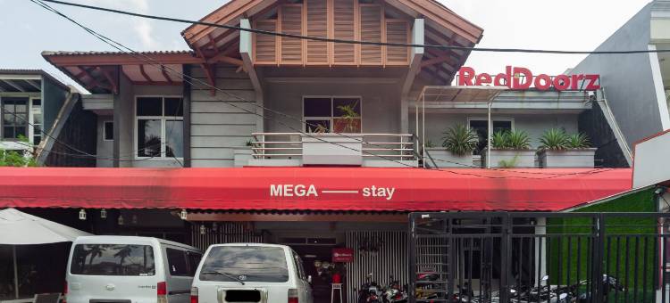 克拉帕加丁附近瑞德多兹普拉斯酒店(RedDoorz Plus Near Mall Kelapa Gading)图片