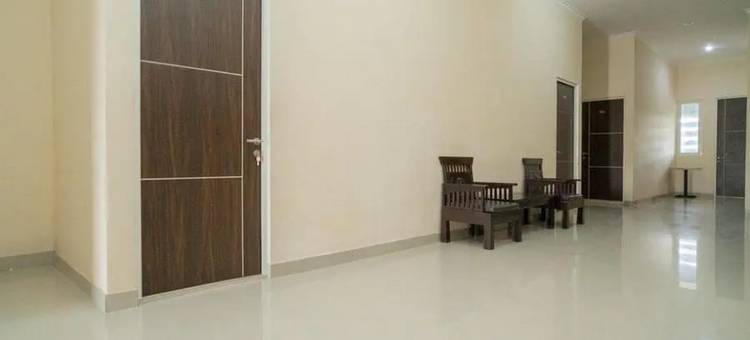 红多兹酒店@泗水苏科马马农格尔(RedDoorz at Sukomanunggal Surabaya)图片