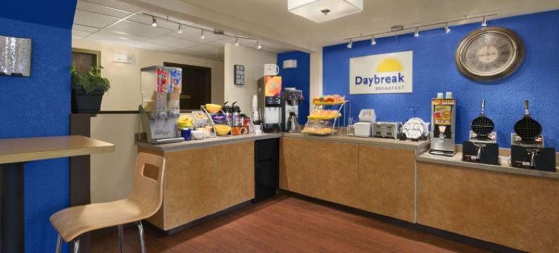 史蒂芬角温德姆戴斯套房酒店(Days Inn & Suites by Wyndham Stevens Point)图片