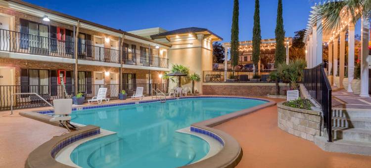 彭萨科拉-历史市中心戴斯酒店(Days Inn by Wyndham Pensacola - Historic Downtown)图片