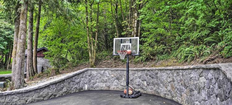 Luxurious Waterfront Retreat w/ Private Pond!图片