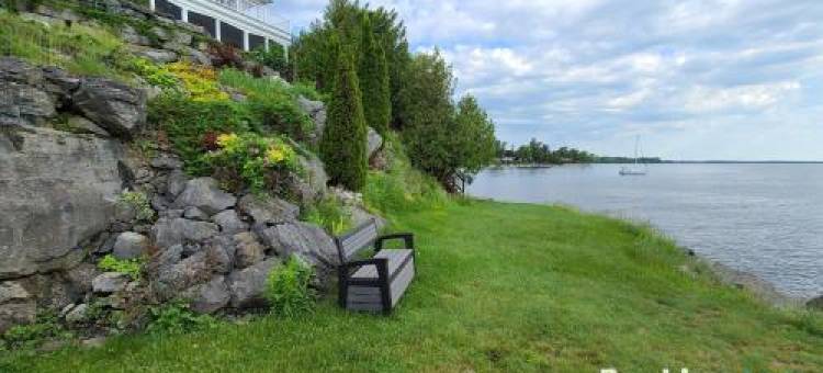 Loza House Adirondack Screened-in Porch Unit Lake Front图片
