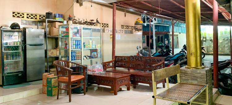阿尤帕马努坎格斯特豪斯瑞德帕特纳尔(Penginapan Losmen Ayu Pamanukan RedPartner)图片