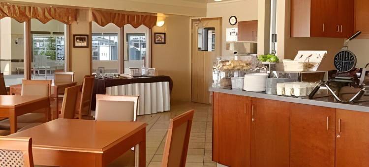 圣约翰堡速8酒店(Super 8 by Wyndham Fort St. John BC)图片