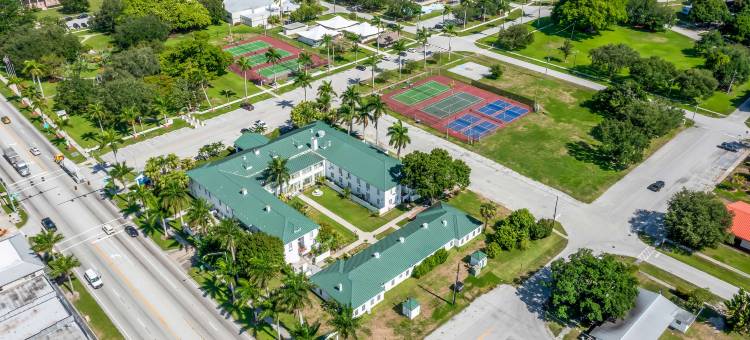 克莱维斯顿历史美洲佳价旅馆(Americas Best Value Inn Historic Clewiston Inn)图片