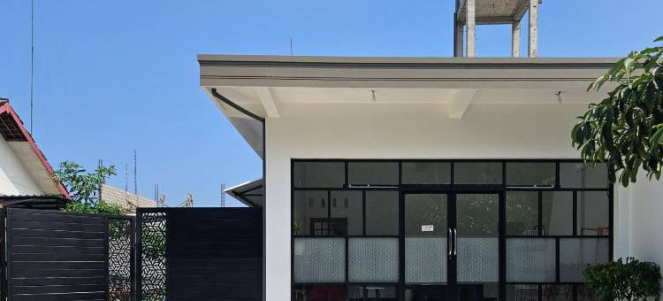 Guest House Saqeena Syariah Near Blitar Park RedPartner图片