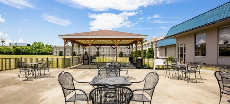 康尼奥特戴斯酒店(Days Inn by Wyndham Conneaut)图片