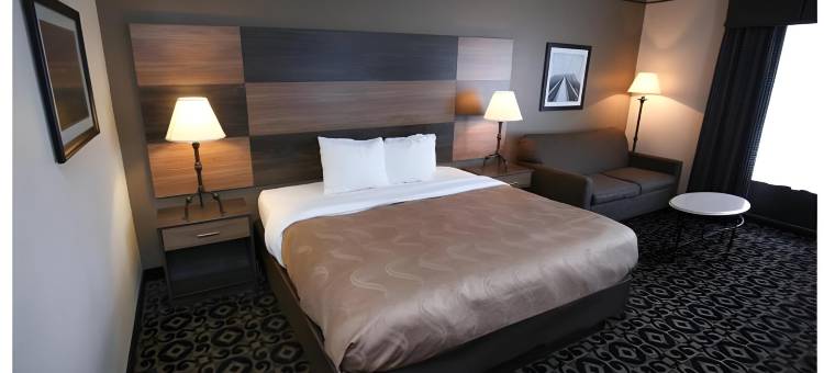 品质酒店及套房阿尔伯克基中城 - 大学区(Quality Inn & Suites Albuquerque Midtown - University Area)图片