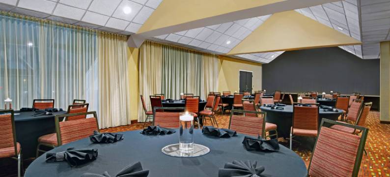 芝加哥埃尔姆赫斯特/奥克布鲁克地区万怡酒店(Courtyard Chicago Elmhurst/Oakbrook Area)图片