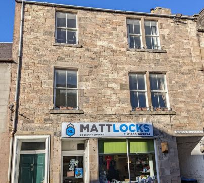 Spacious 4 Bed Maisonette on Scottish Borders High Street Hotel Overview