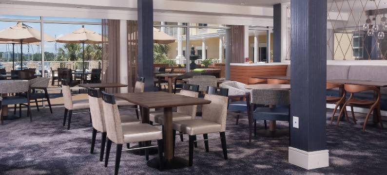 查尔斯顿水岸万怡酒店(Courtyard Charleston Waterfront)图片