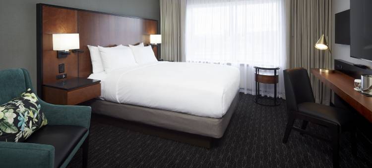 蒙特娄机场希尔顿逸林酒店(DoubleTree by Hilton Montreal Airport)图片