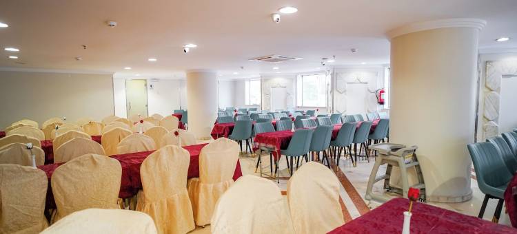 奥斯图拉特艾玛尔酒店(Osturat Emaar Hotel)图片