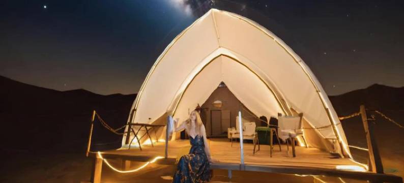 敦煌鸣沙山国际沙漠露营基地图片