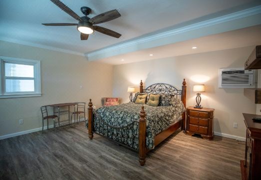 Cottage on Armstrong Hotel Overview