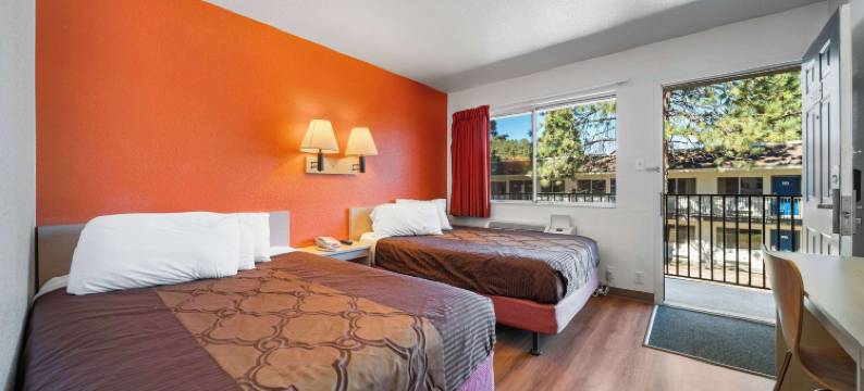 大熊6号汽车旅馆(Motel 6 Big Bear Lake, CA)图片