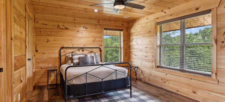 Indoor Pool and Hot Tub Oasis - Spacious Mountain Retreat图片