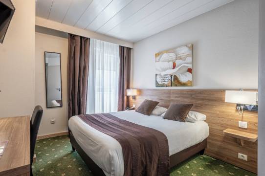 福西尼西克鲁斯原创城市酒店(The Originals City, Hôtel du Faucigny, Cluses Ouest)