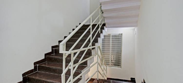 Treebo Krishna Regency ISBT 公交车站(Treebo Krishna Regency Isbt Bus Stop)图片