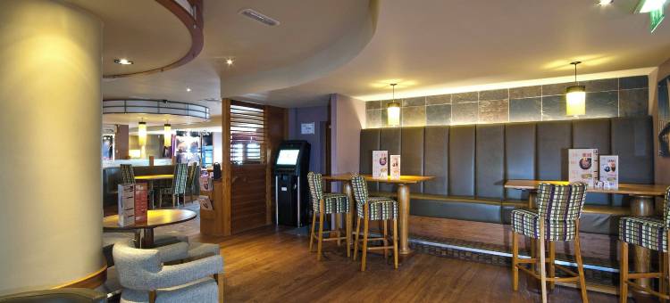格拉斯哥牛顿米兰高级旅社(M77 J4)(Premier Inn Glasgow Newton Mearns (M77 J4))图片