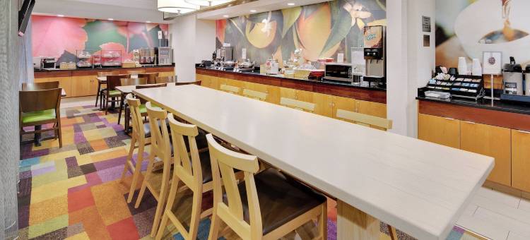 印第安纳波利斯机场万枫酒店(Fairfield Inn & Suites Indianapolis Airport)图片