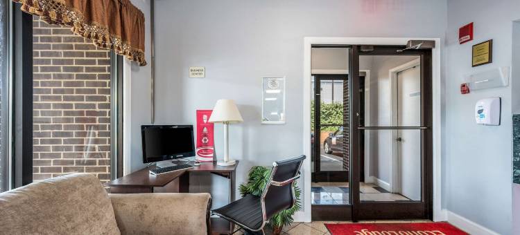 大学伊克诺套房酒店(Econo Lodge Inn & Suites University)图片