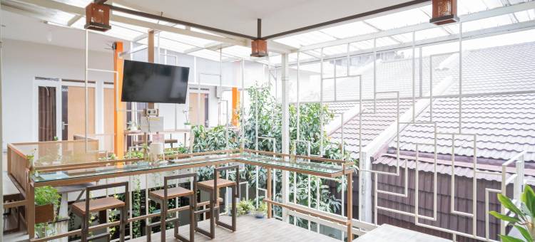 红多兹伊斯兰酒店-近玛琅MX特兰斯玛特(RedDoorz Syariah Near Transmart MX Malang)图片