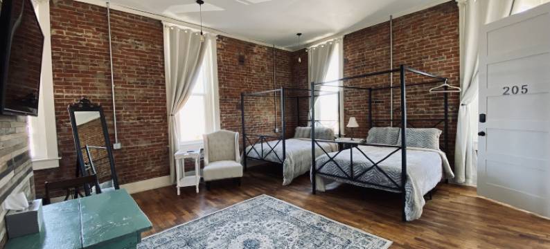 1890 沉睡酒店(Eighteen-Ninety Sleepover)图片