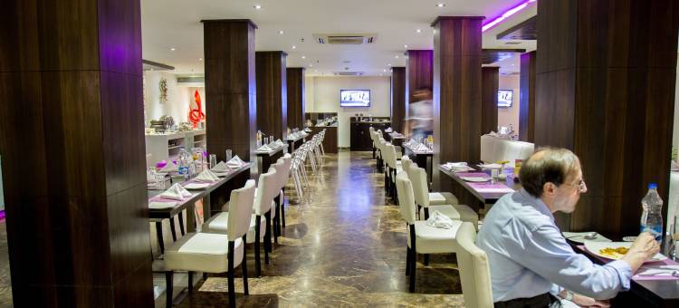 丽晶塔中央哈利姆加拉巴鲁奇酒店(Regenta Central Harimangla)图片