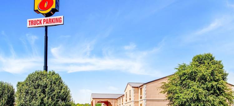 福雷斯特城速8酒店(Super 8 by Wyndham Forrest City AR)图片