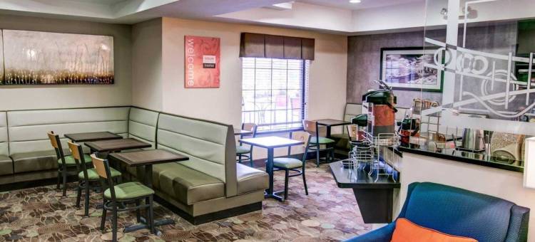 匹兹堡机场舒适套房酒店(Comfort Suites Pittsburgh Airport)图片