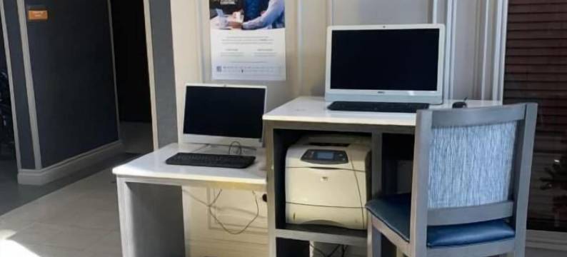 俄克拉何马市北奎尔斯普林拉昆塔温德姆套房酒店(La Quinta Inn & Suites by Wyndham OKC North - Quail Springs)图片