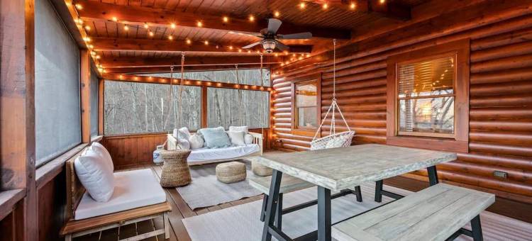 高端豪华小屋 桑拿 热水浴缸 游戏室(Round Top Way Cabin by Beyond Expectations)图片