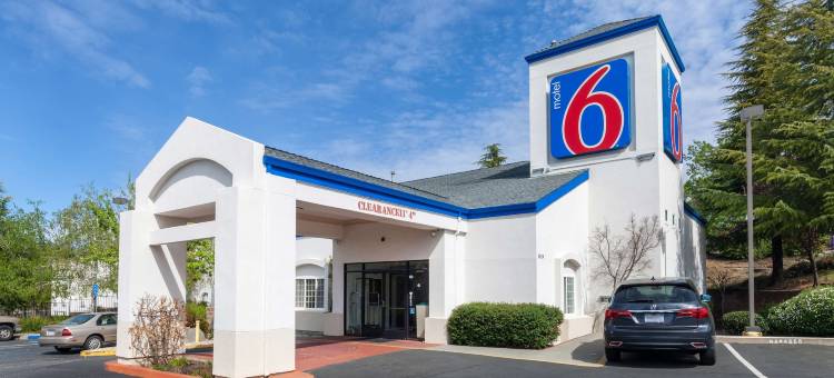 奥本6号汽车旅馆(Motel 6 Auburn, CA)图片