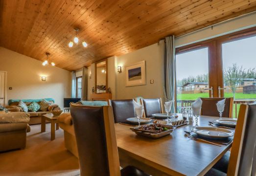 4 the Glade Hotel Overview