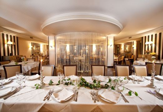 Regent Beach Hotel & ApartmentsHotel Overview