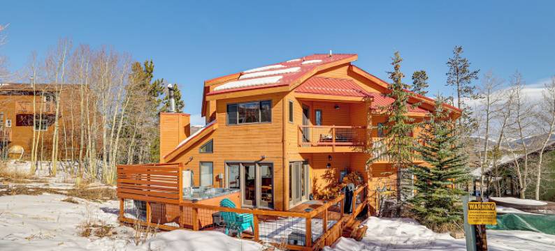 距基斯通度假村10英里：带私人热水浴缸的小屋(Cabin w/ Hot Tub 10 Mi to Keystone Resort!)图片